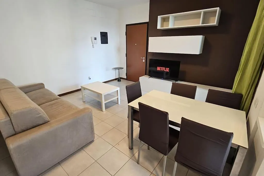 13Th Floor, Garage Gratis, Metro M5 A 200Mt, Giardino Giochi, Bicocca Apartment Milan Italy